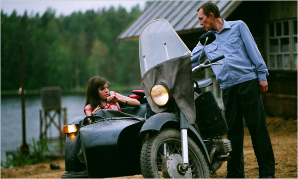 Agniya Kuznetsova, left, and Alexey Poluyanin (Photo: Disinformation Company)