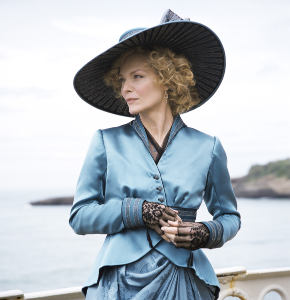 Michelle Pfeiffer in CH�RI (Photo: Bruno Calvo/Miramax)