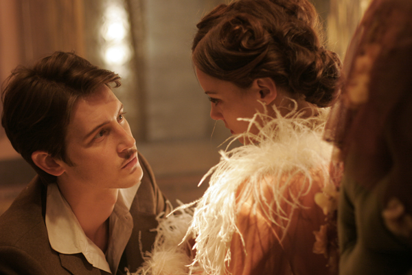 Gabriel Mann & Bijou Phillips (Photo: Samuel Goldwyn Films)