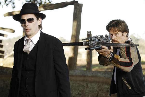 Ethan Hawke & Willem Dafoe in DAYBREAKERS (Photo: Lionsgate)