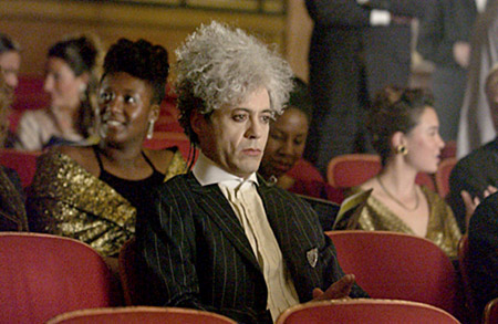 Robert Downey Jr. as the
powerful critic Steven Schwimmer
Photo: Kindred Media Group
