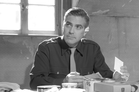 George Clooney as Jake Geismer
Photo: Melinda Sue Gordon