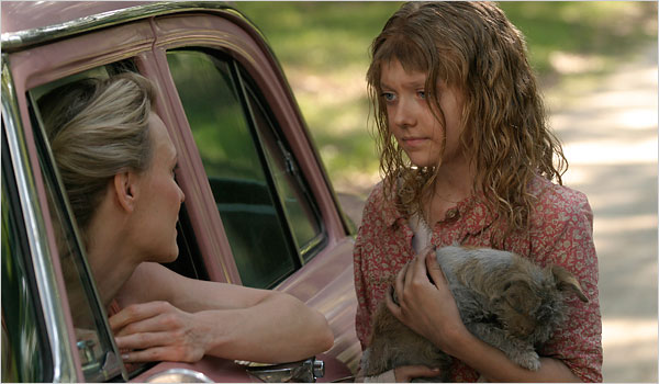 Robin Wright Penn, left, & Dakota Fanning (Photo: Empire Film Group)