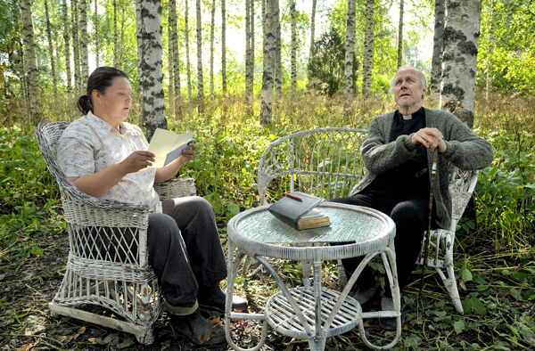 Kaarina Hazard & Heikki Nousiainen in LETTERS TO FATHER JACOB (Photo: Olive Films)