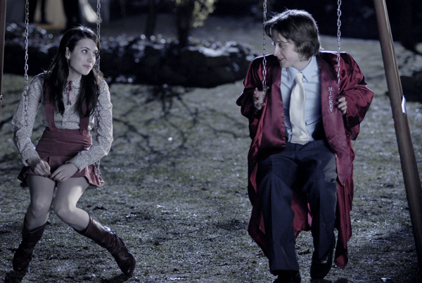 Emma Roberts & Rory Culkin (Photo: Screen Media Films)