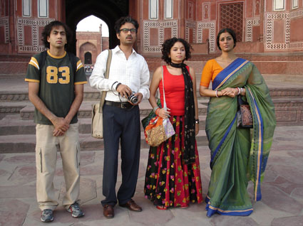 Kal Penn, Irrfan Khan,
Sahira Nair & Tabu as the Ganguli family
Photo: Mira Nair