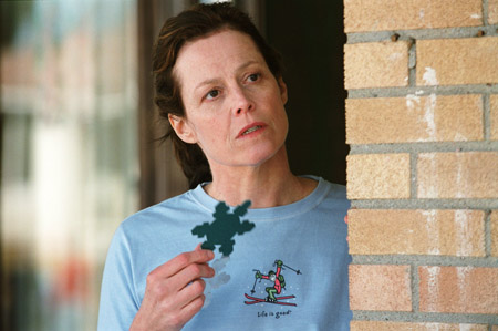 Sigourney Weaver as Linda Freeman
Photo: Neil Davidson