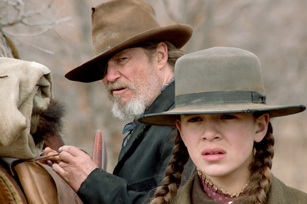 Jeff Bridges & Hailee Steinfeld in TRUE GRIT (Photo: Lorey Sebastian)