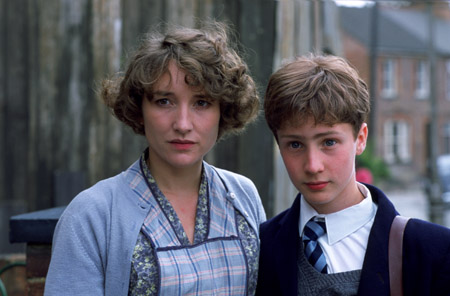 Emily Woof as Ruth
Sam Smith as David
Photo: Palm